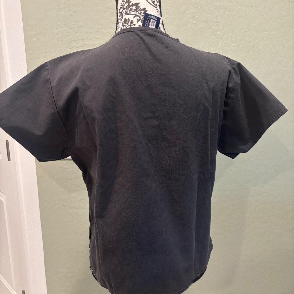 MedGear Scrub Top: Grey - Picture 2 of 5
